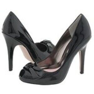 PARIS Hilton peep toe Heels with bow in patent black leather size 8